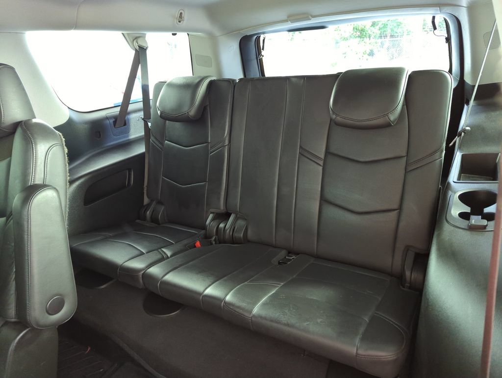 Used 2020 Cadillac Escalade ESV Premium Luxury RWD image 31