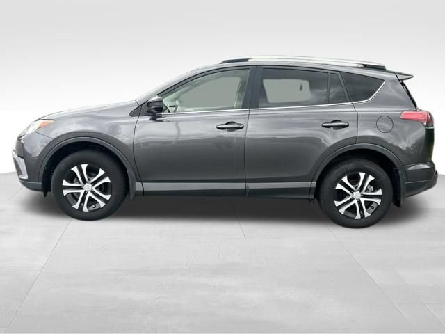 Used 2017 Toyota RAV4 LE w/ All Weather Liner Package AWD/4WD video 2