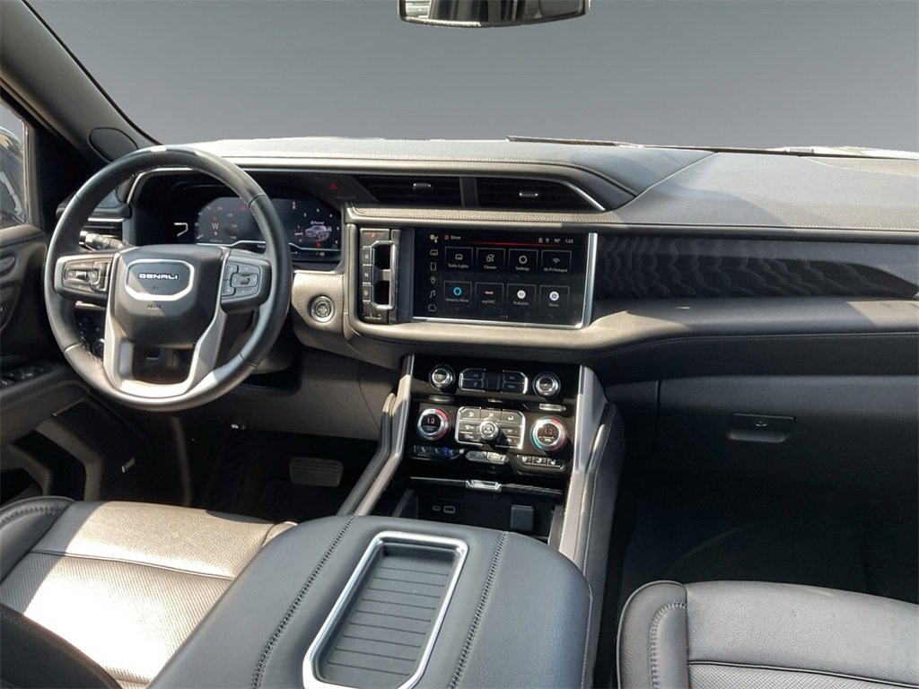 Used 2024 GMC Yukon Denali image 9
