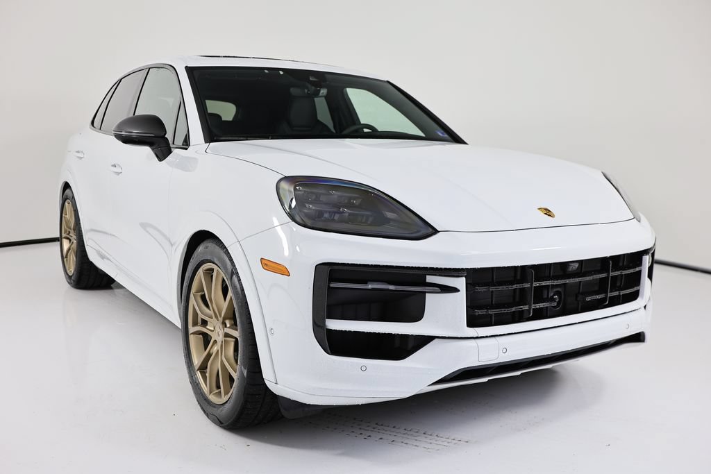 Certified 2025 Porsche Cayenne GTS AWD/4WD image 9