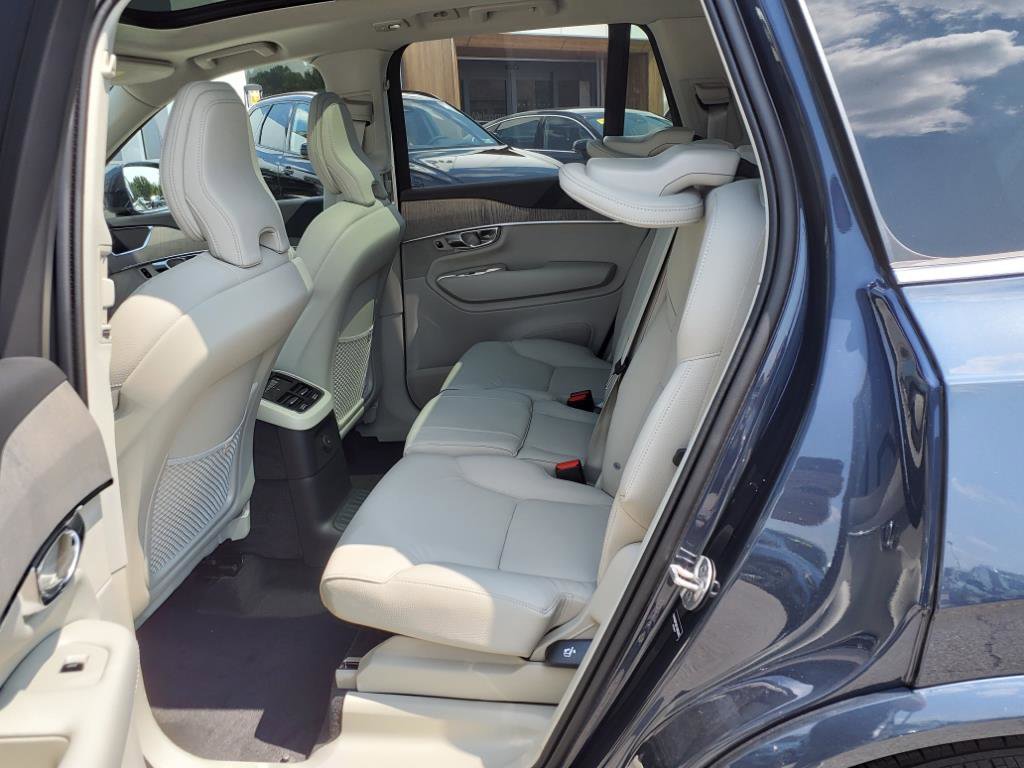 Certified 2025 Volvo XC90 T8 Plus w/ Protection Package image 11