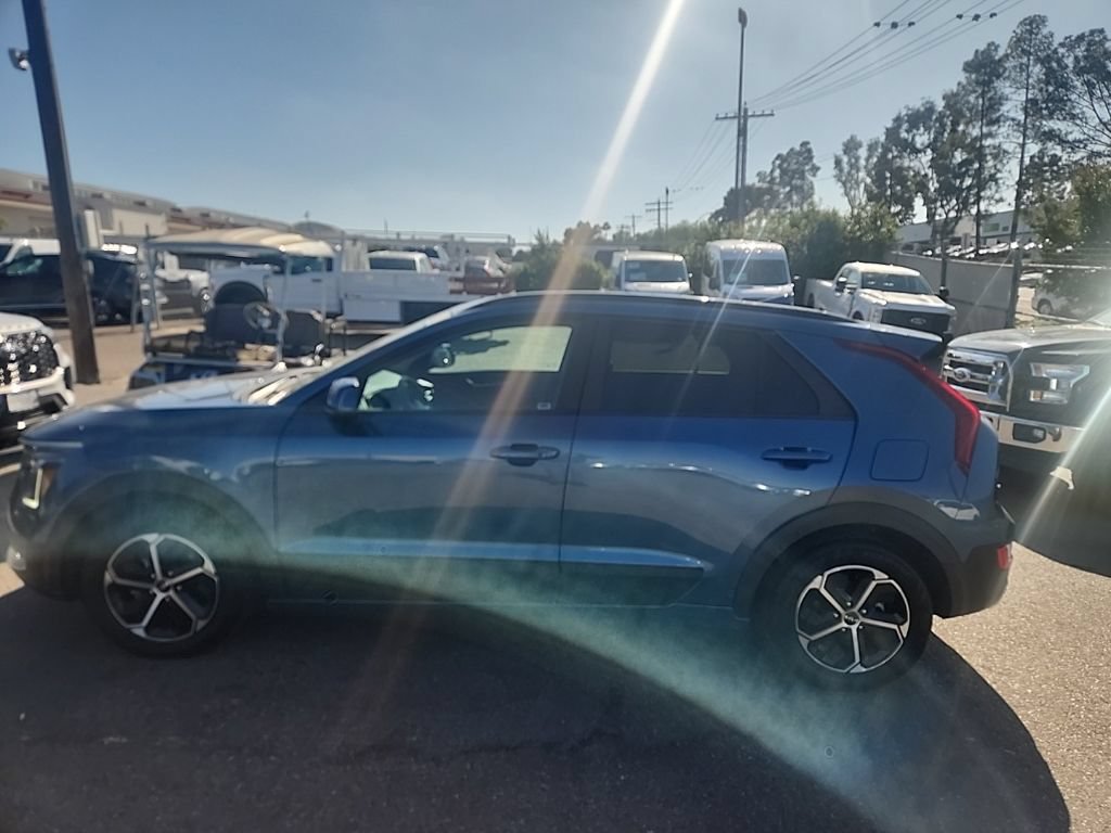 Certified 2024 Kia Niro EX FWD image 10