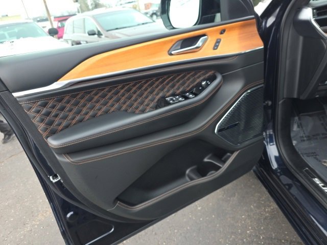 Used 2024 Jeep Grand Cherokee L Summit image 10