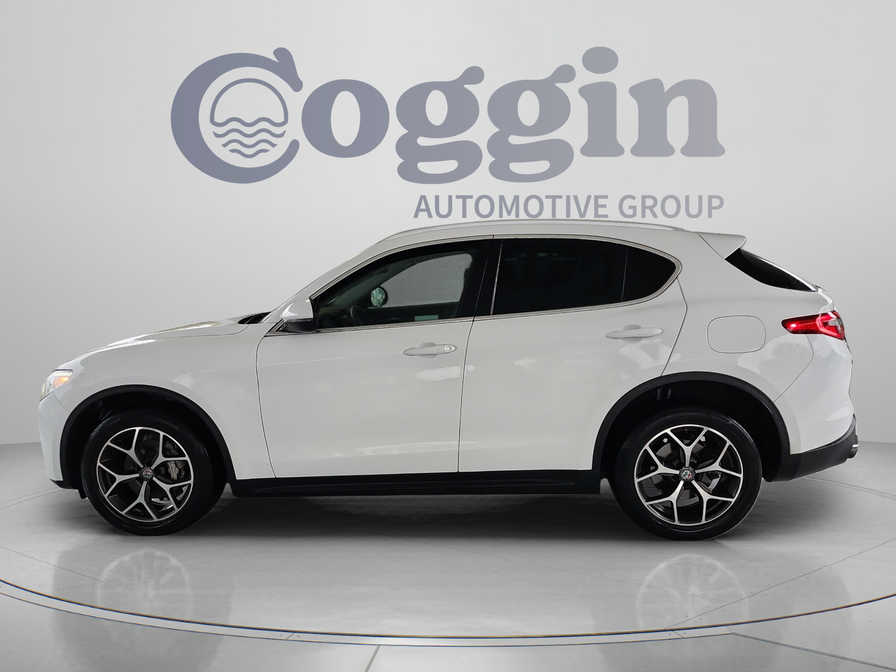 Used 2019 Alfa Romeo Stelvio Ti AWD/4WD image 2