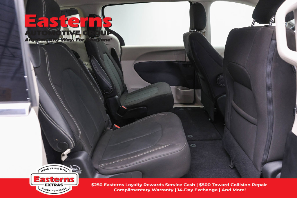 Used 2022 Chrysler Voyager LX FWD image 24