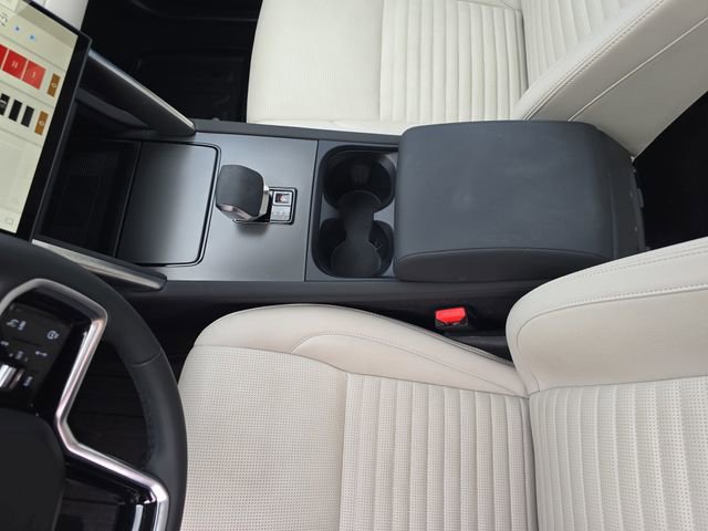 Certified 2025 Land Rover Discovery Sport S image 28