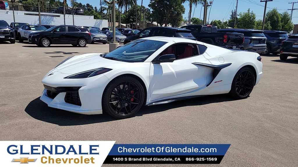 Used 2025 Chevrolet Corvette Z06 RWD image 5