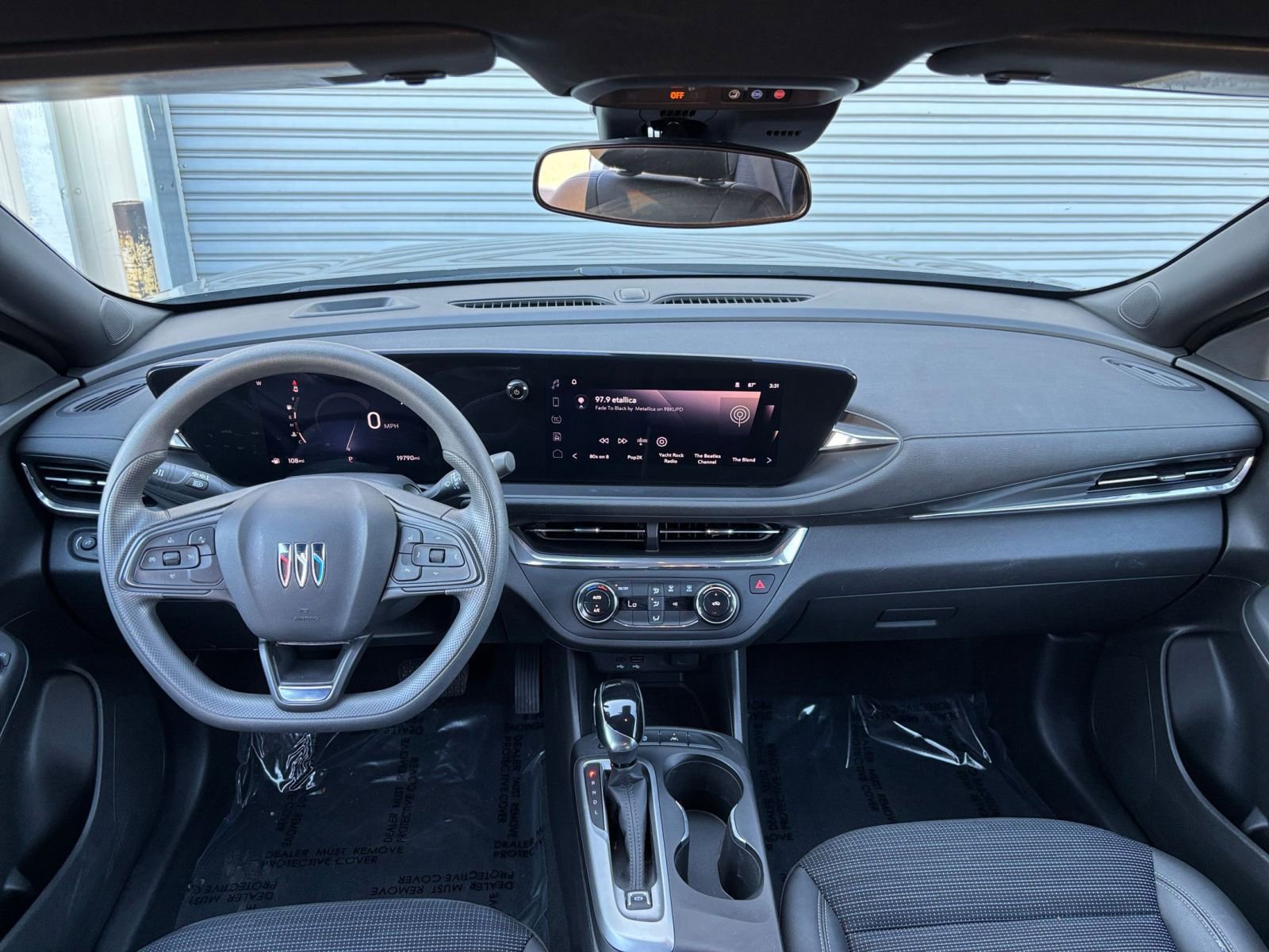 Used 2025 Buick Envista Preferred image 32