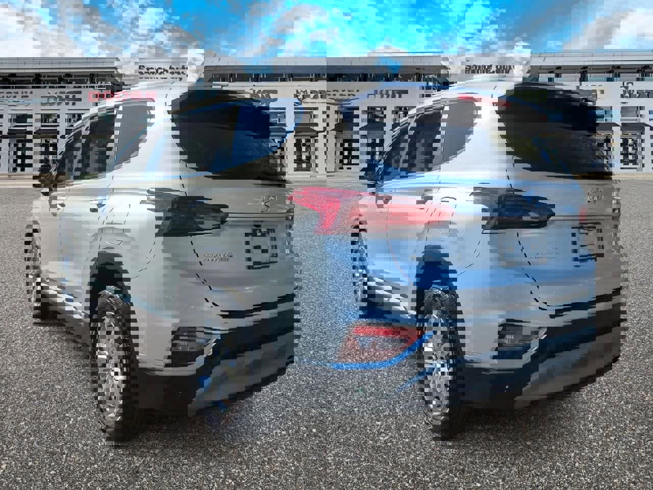 Used 2020 Hyundai Santa Fe SE image 6