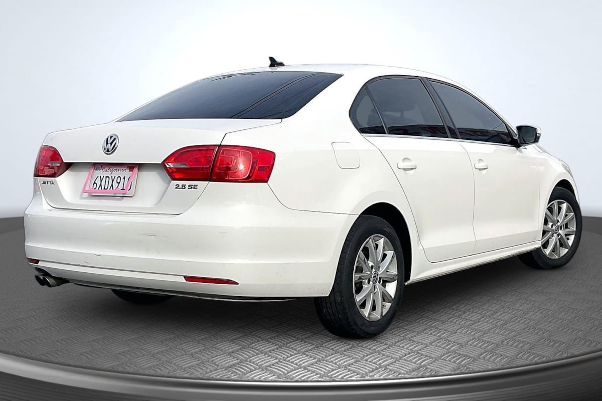 Used 2013 Volkswagen Jetta SE FWD image 13