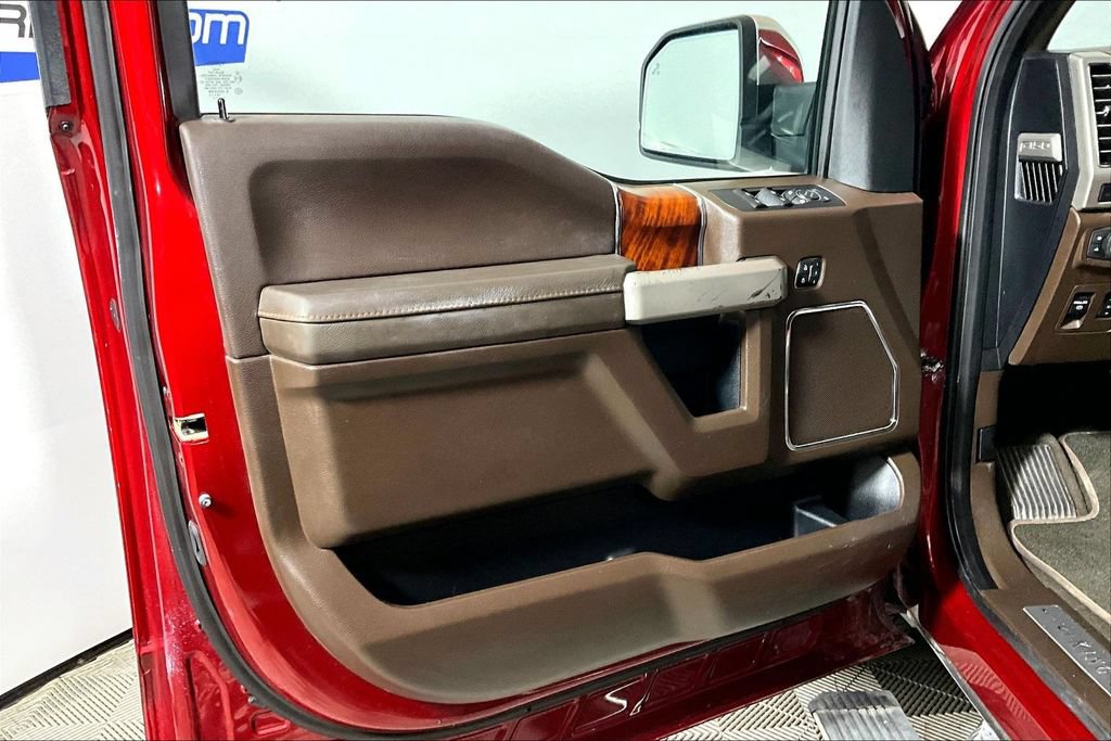 Used 2018 Ford F150 King Ranch w/ Equipment Group 601A Luxury AWD/4WD image 18