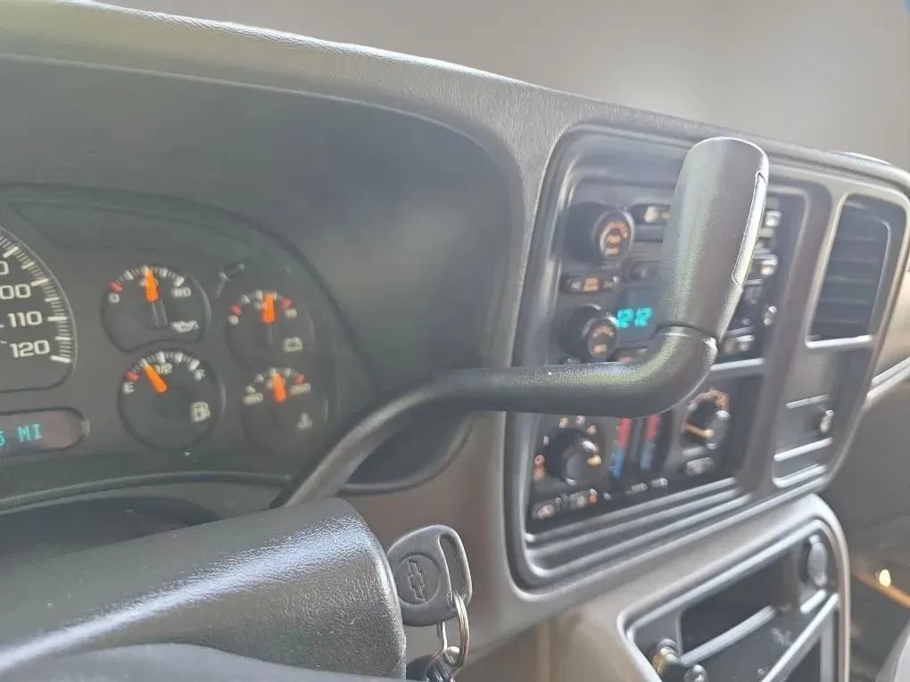 Used 2006 Chevrolet Avalanche Z71 w/ Preferred Equipment Group AWD/4WD image 25