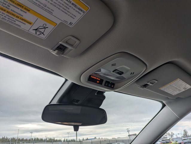 Used 2025 Chevrolet Trax LT w/ LT Convenience Package image 20