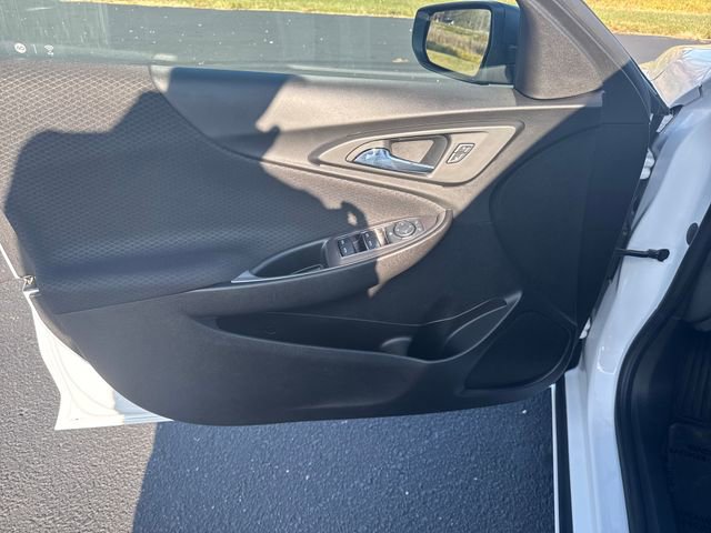 Used 2022 Chevrolet Malibu LS image 11