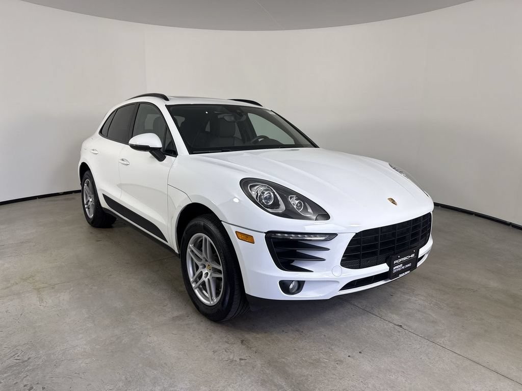 Certified 2017 Porsche Macan AWD/4WD image 9