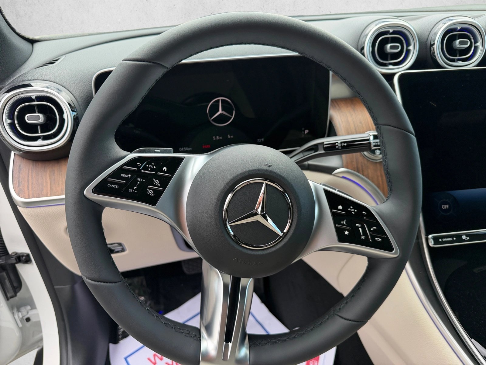 New 2026 Mercedes-Benz GLC 300 4MATIC image 10
