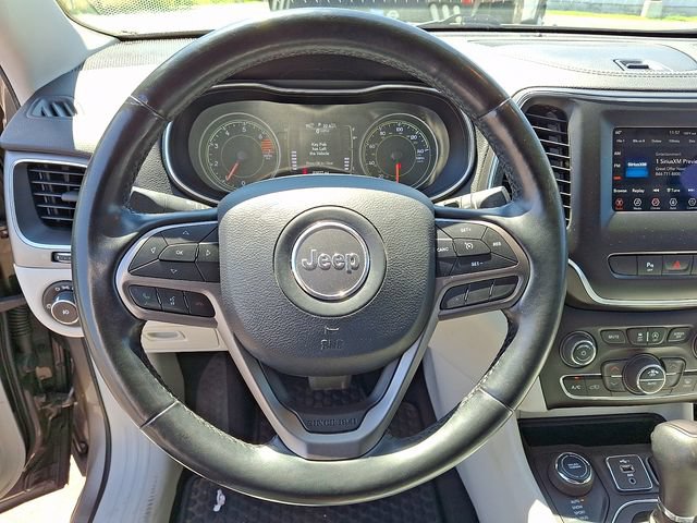 Used 2020 Jeep Cherokee Latitude Plus w/ Comfort/Convenience Group AWD/4WD image 15