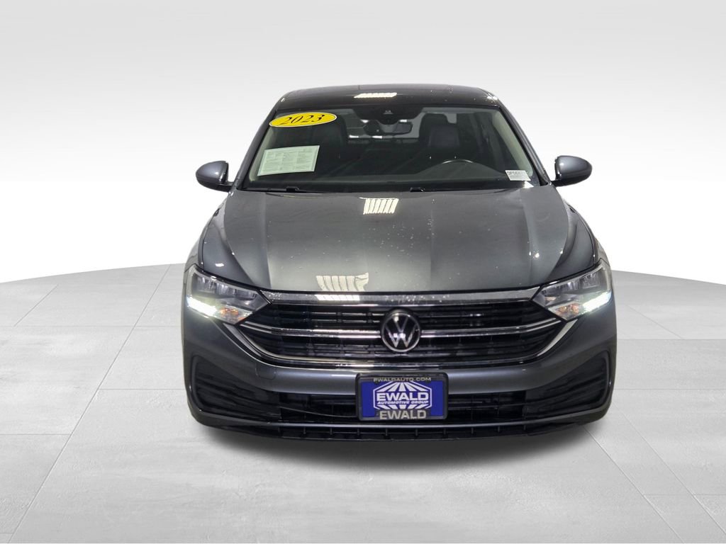 Used 2023 Volkswagen Jetta SE w/ Panoramic Sunroof Package image 18