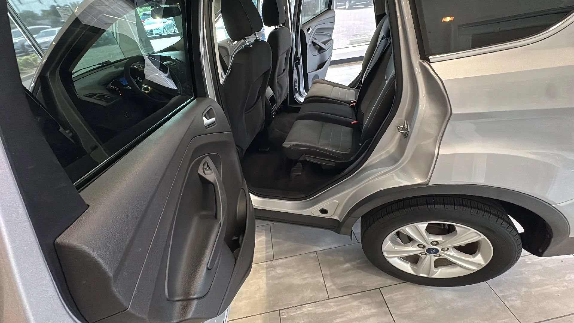 Used 2015 Ford Escape SE FWD image 19