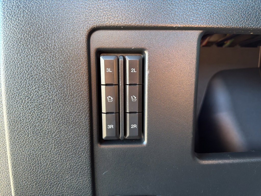 Used 2021 Ford Expedition Limited image 10