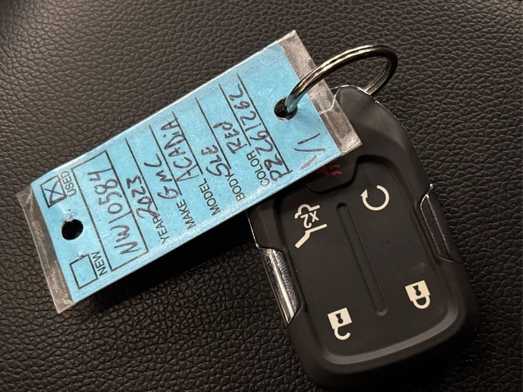 Used 2023 GMC Acadia SLE w/ Driver Convenience Package image 38