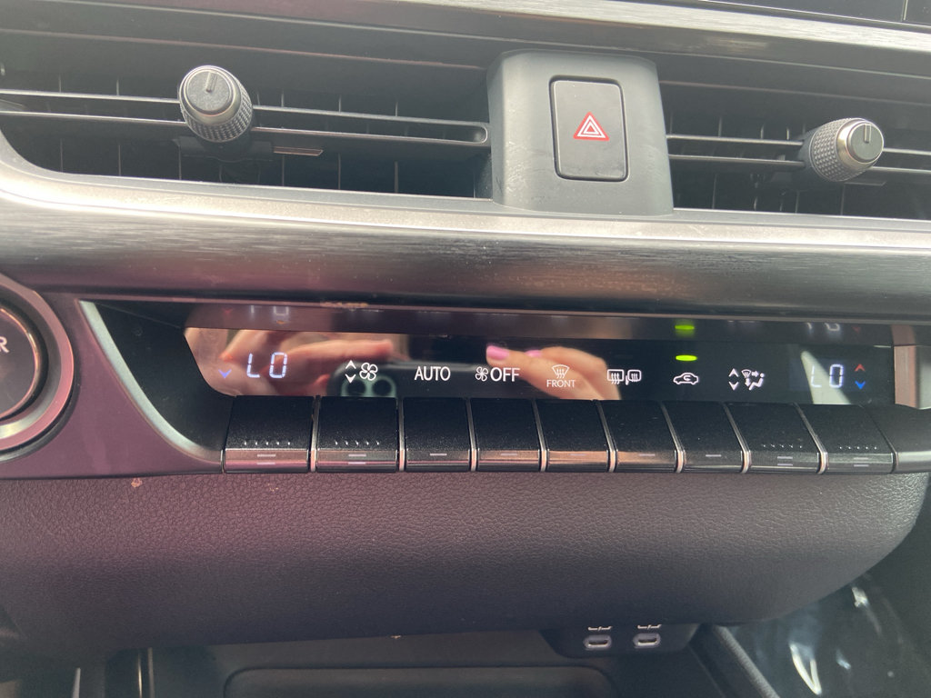 Used 2024 Lexus UX 250h F Sport AWD/4WD image 12