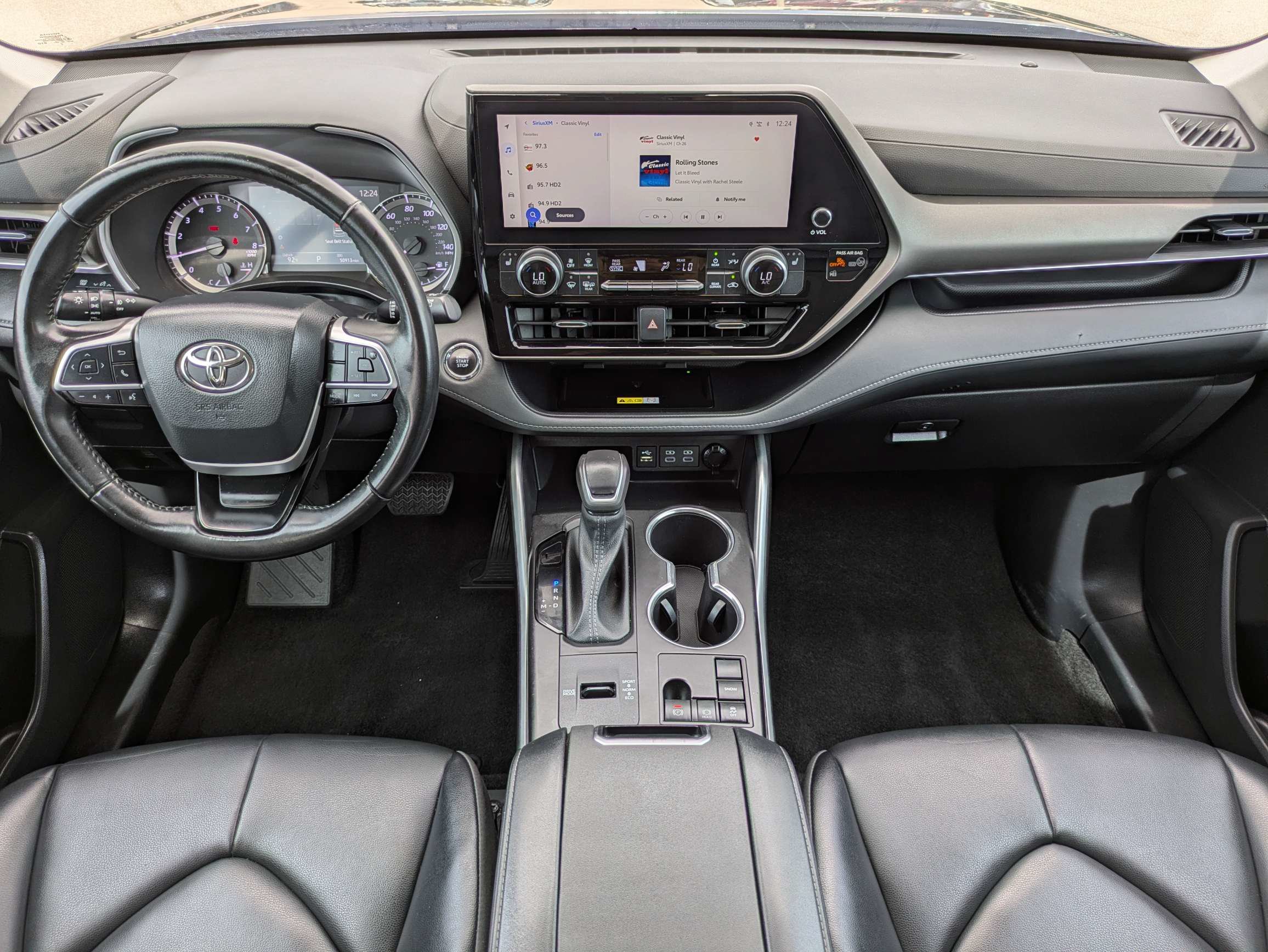 Used 2023 Toyota Highlander XLE FWD image 15