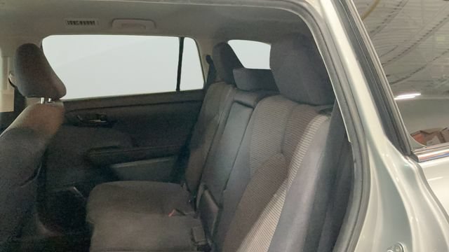 Used 2020 Toyota Highlander LE AWD/4WD image 12