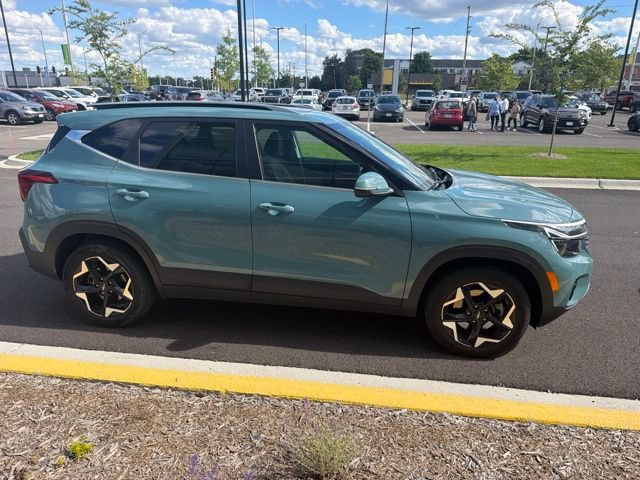 Used 2024 Kia Seltos EX AWD/4WD image 11