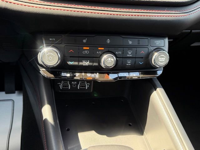 Used 2025 Dodge Durango GT RWD image 22