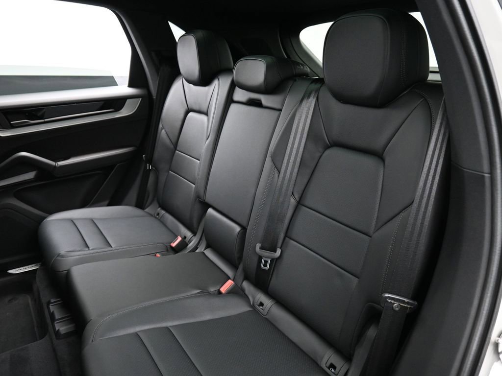 New 2026 Porsche Cayenne S image 24