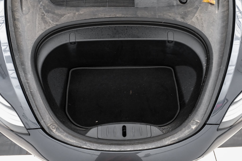 Used 2018 Tesla Model 3 Long Range RWD image 48