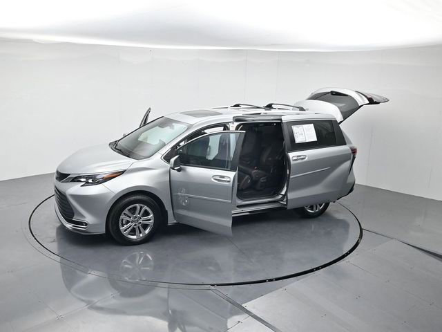 Used 2024 Toyota Sienna Platinum image 48