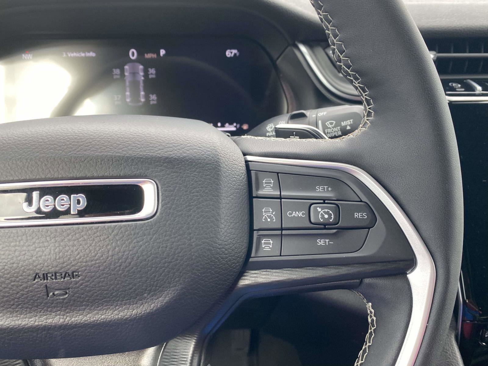 Certified 2024 Jeep Grand Cherokee Altitude image 4