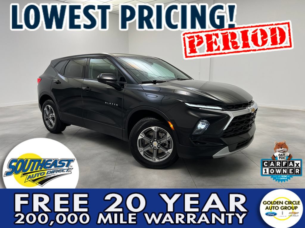 Used 2025 Chevrolet Blazer LT FWD image 1