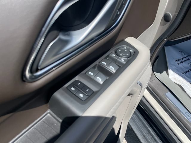 Used 2022 GMC Yukon XL SLT w/ SLT Luxury Package RWD image 12