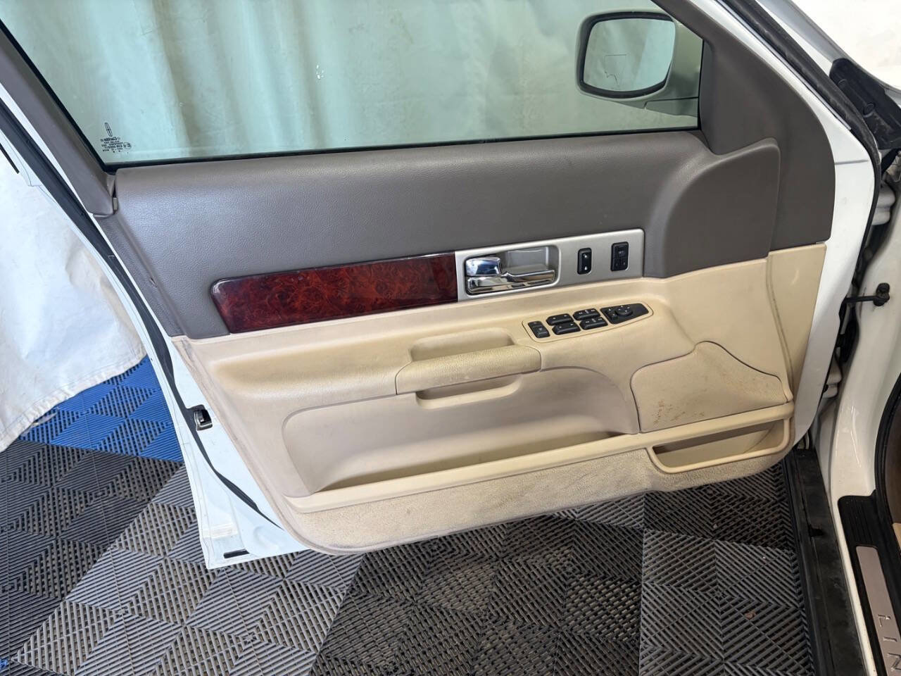 Used 2005 Lincoln LS RWD image 8