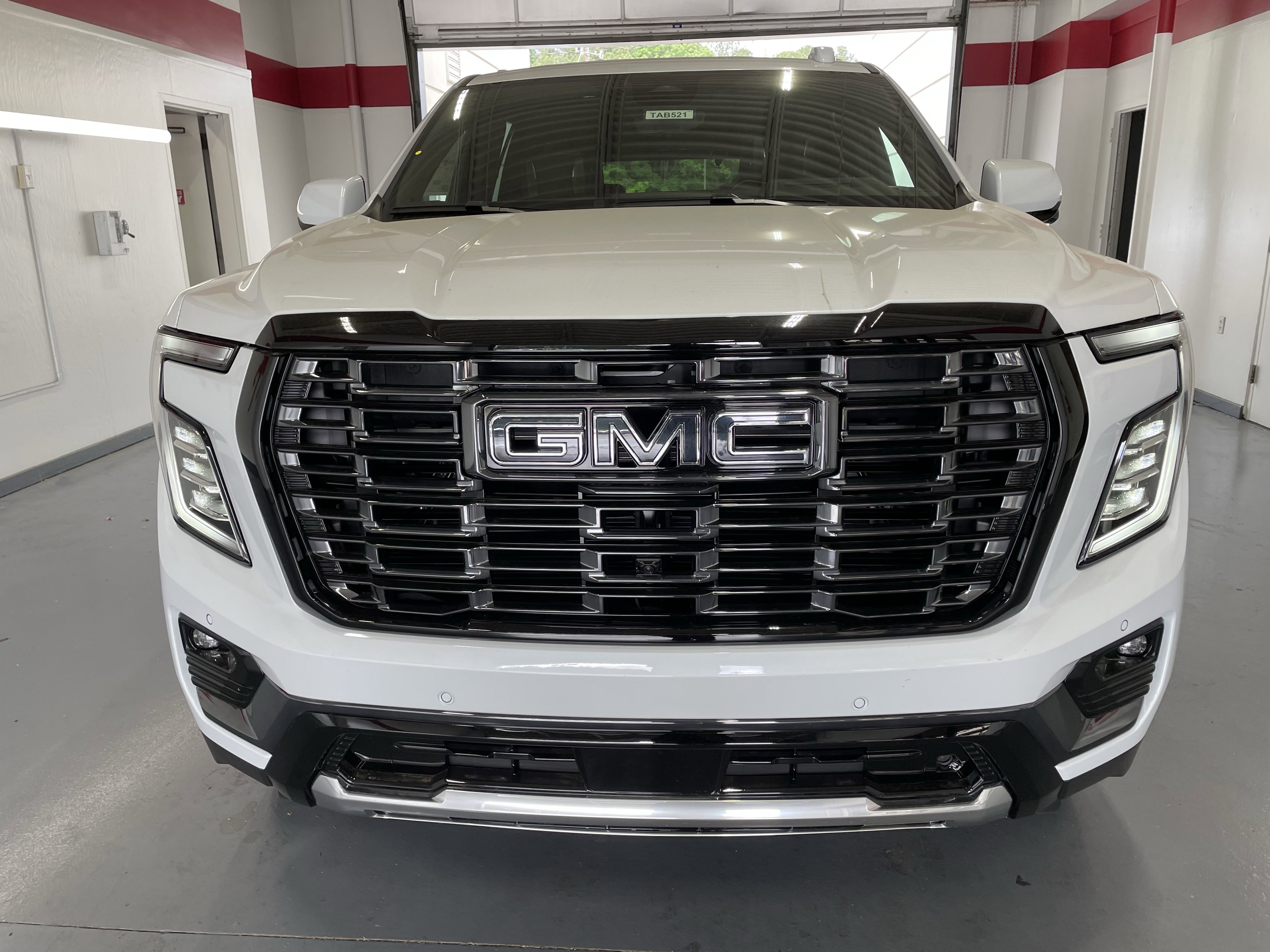 New 2026 GMC Yukon Denali Ultimate AWD/4WD image 2