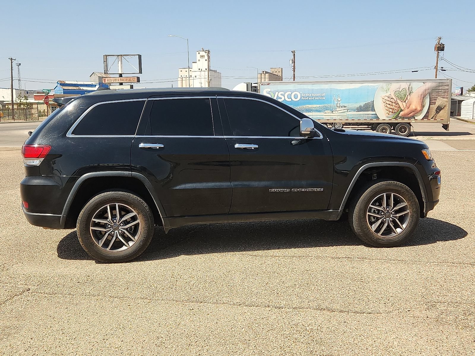 Used 2020 Jeep Grand Cherokee Limited w/ Luxury Group II AWD/4WD image 3