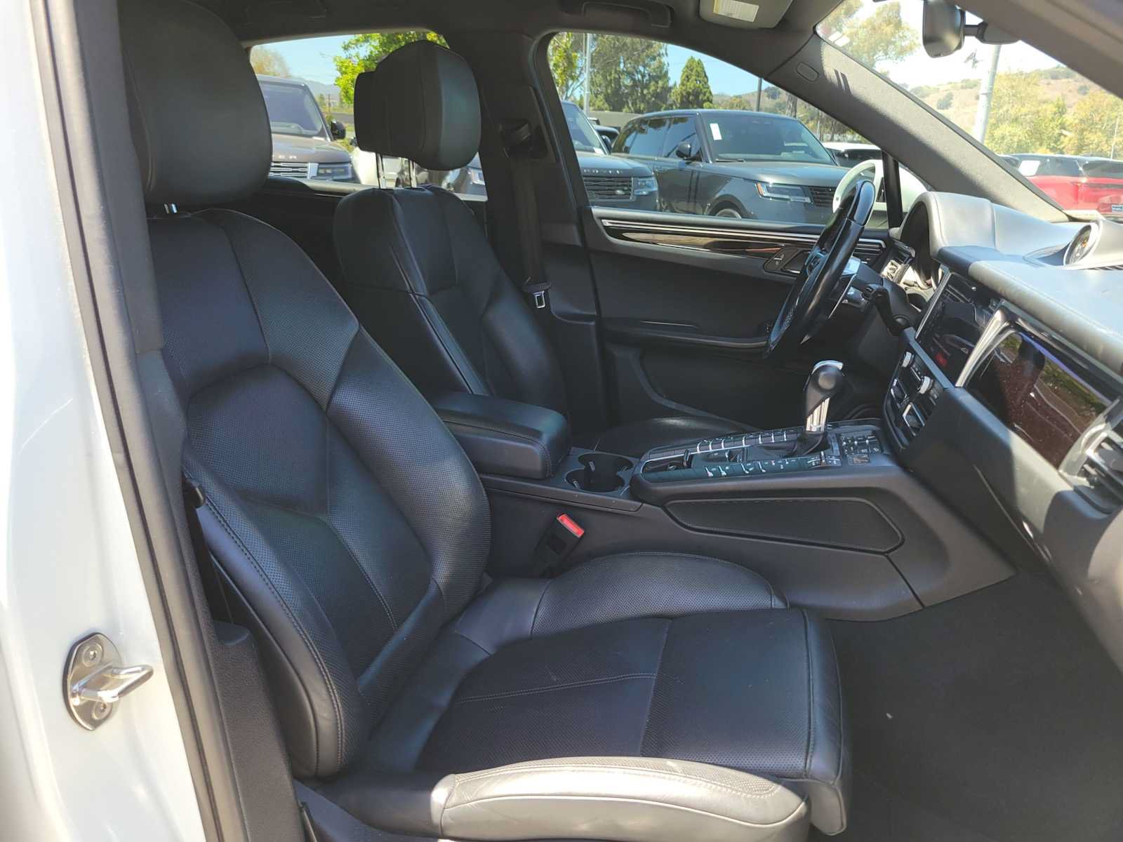 Used 2021 Porsche Macan AWD/4WD image 10