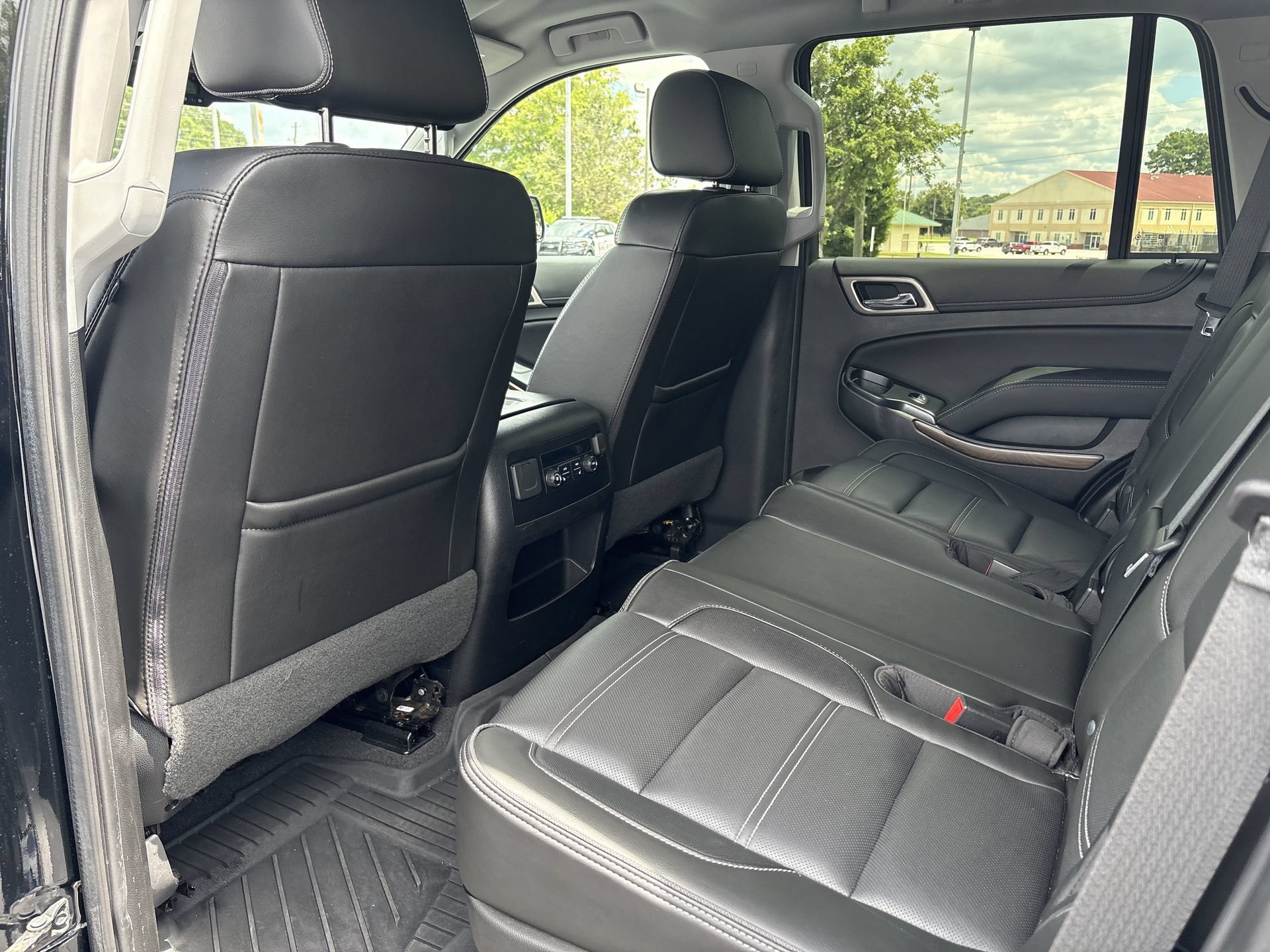 Used 2020 GMC Yukon Denali AWD/4WD image 19