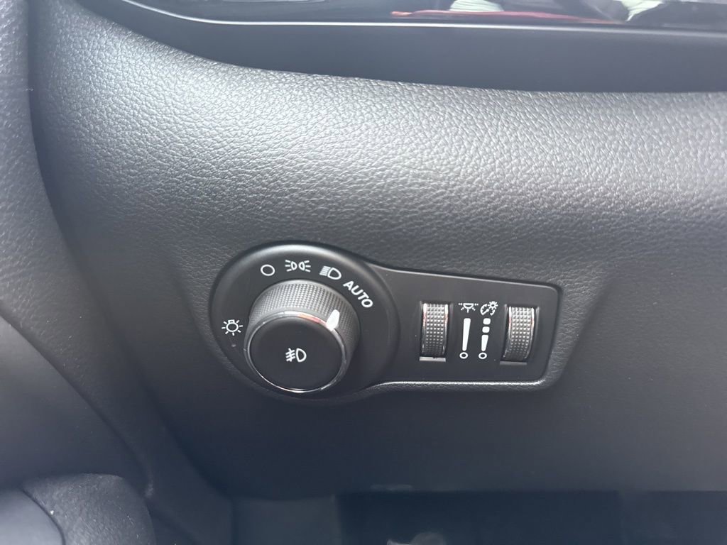 New 2026 Jeep Compass Latitude AWD/4WD image 9