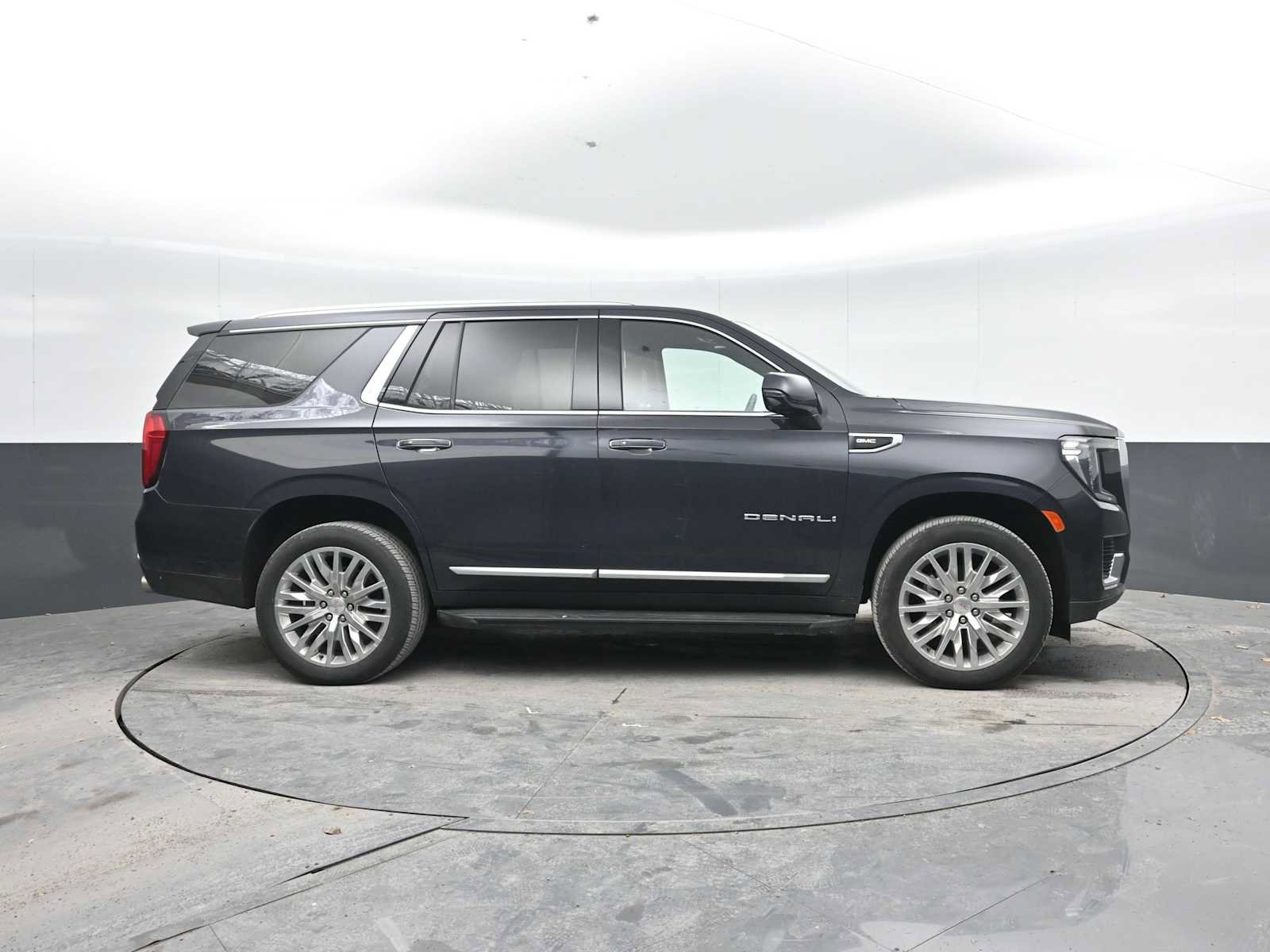 Used 2023 GMC Yukon Denali AWD/4WD image 7