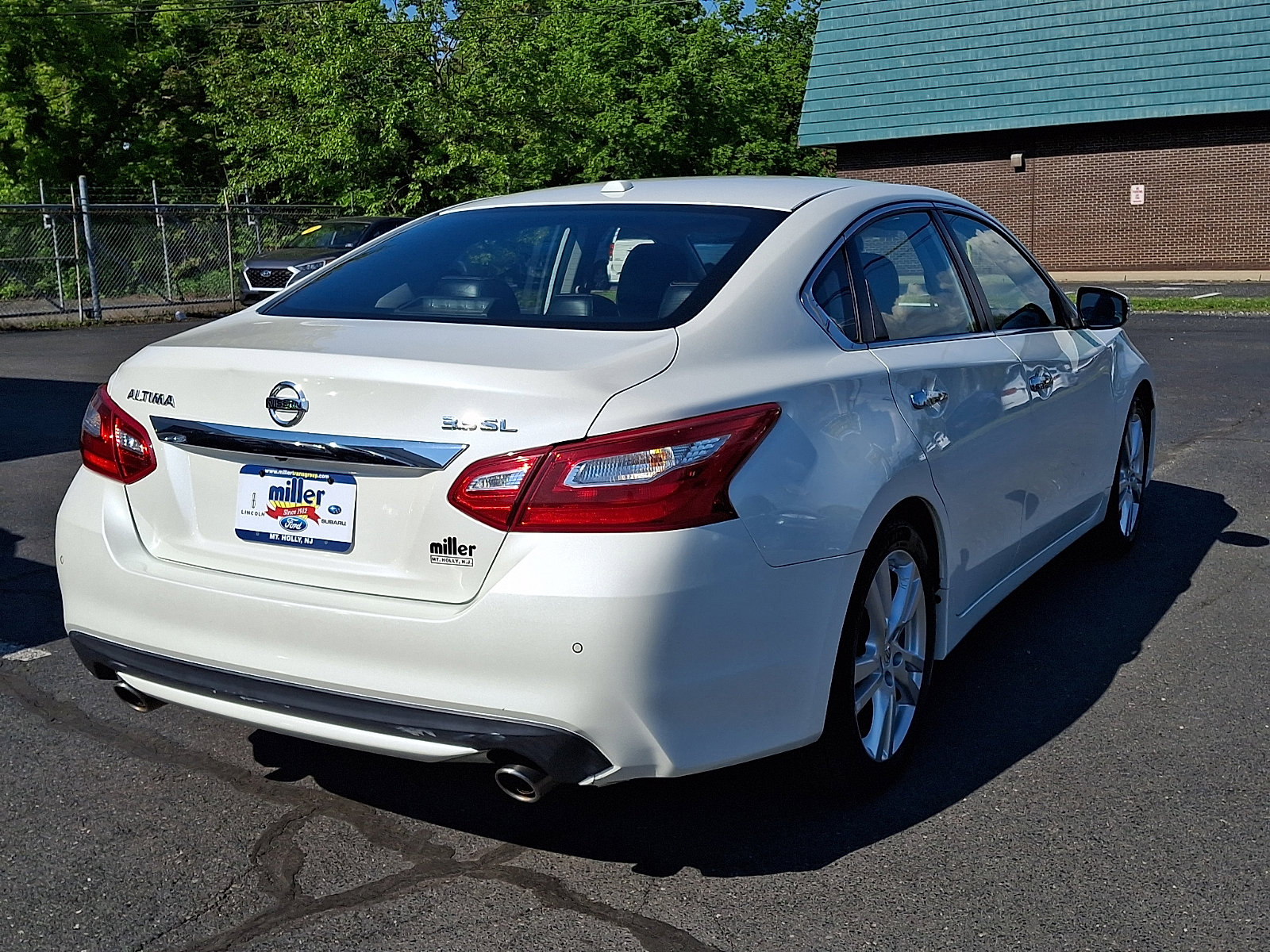Used 2017 Nissan Altima 3.5 SL FWD image 6