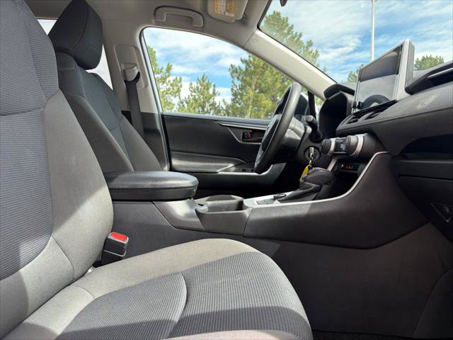 Certified 2024 Toyota RAV4 LE AWD/4WD image 19