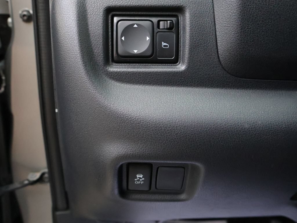 Used 2014 Nissan Versa SV w/ Convenience Package FWD image 37