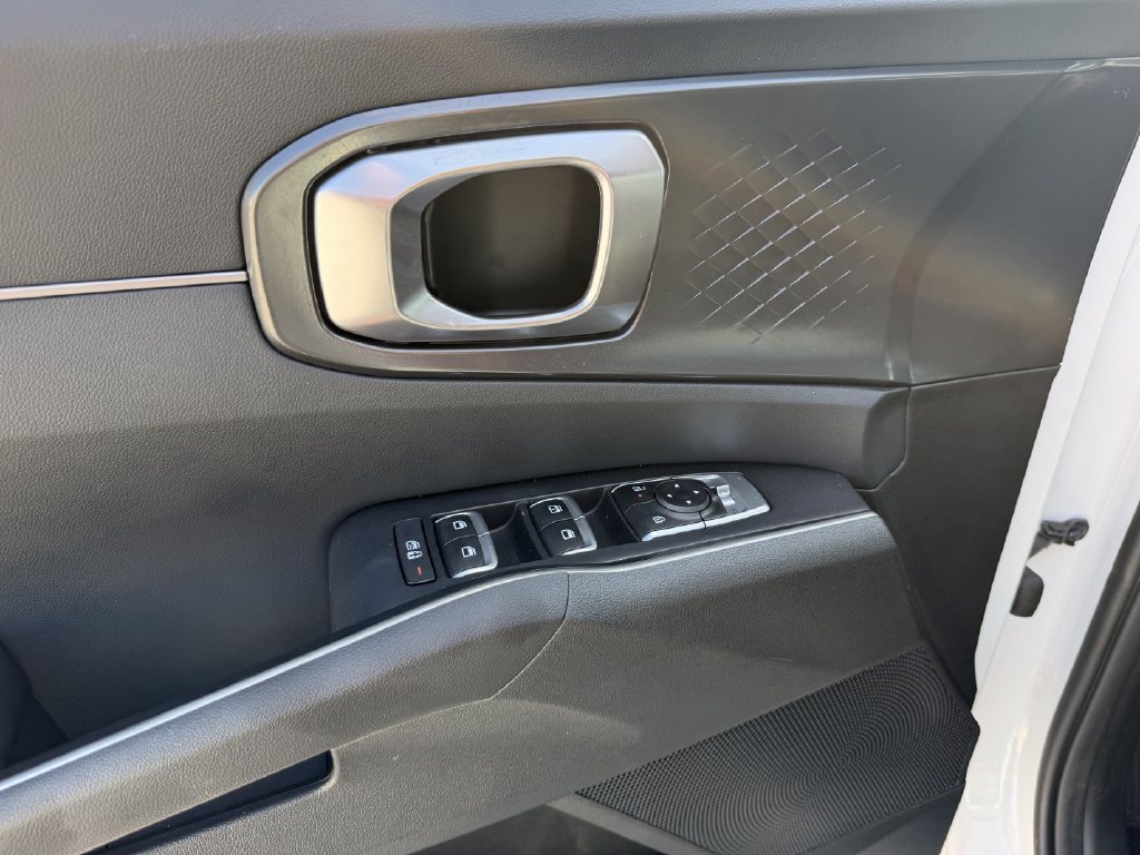 Used 2026 Kia Sorento S w/ S Panoramic Sunroof Package FWD image 11