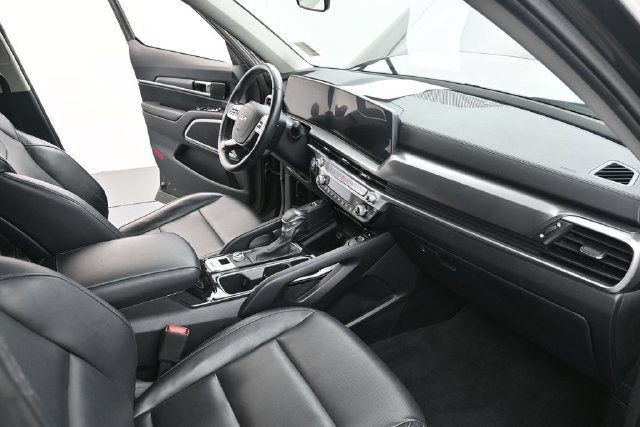 Used 2023 Kia Telluride S FWD image 29
