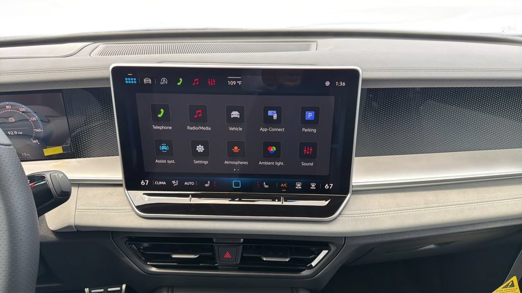 New 2026 Volkswagen Tiguan SE R-Line FWD image 13