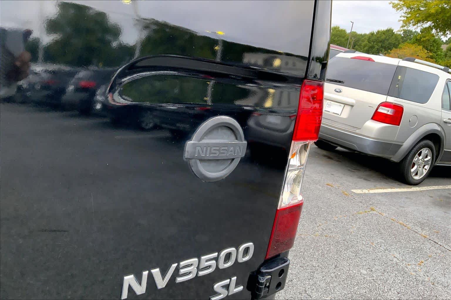 Used 2021 Nissan NV 3500 SL RWD image 9